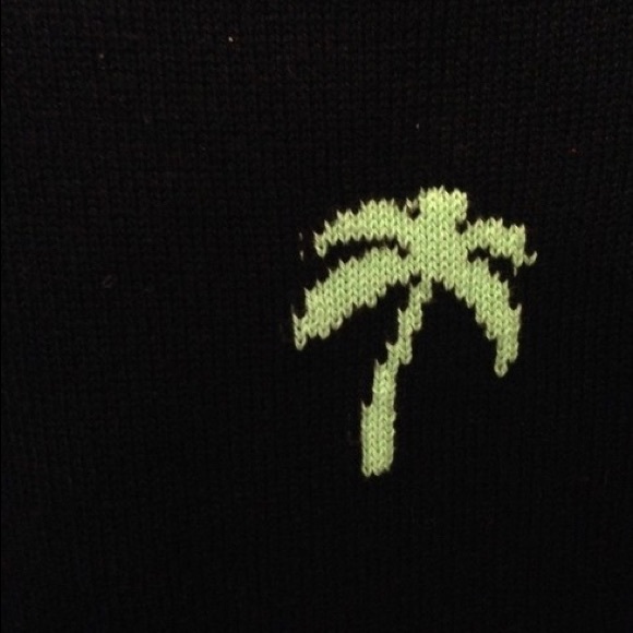 Hollister
Palm Trees Socal Cali Sweater 6 Small - Picture 4 of 5